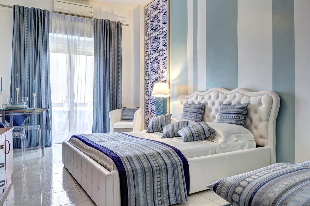 Suitehome Taormina Giardini-Naxos Habitación foto